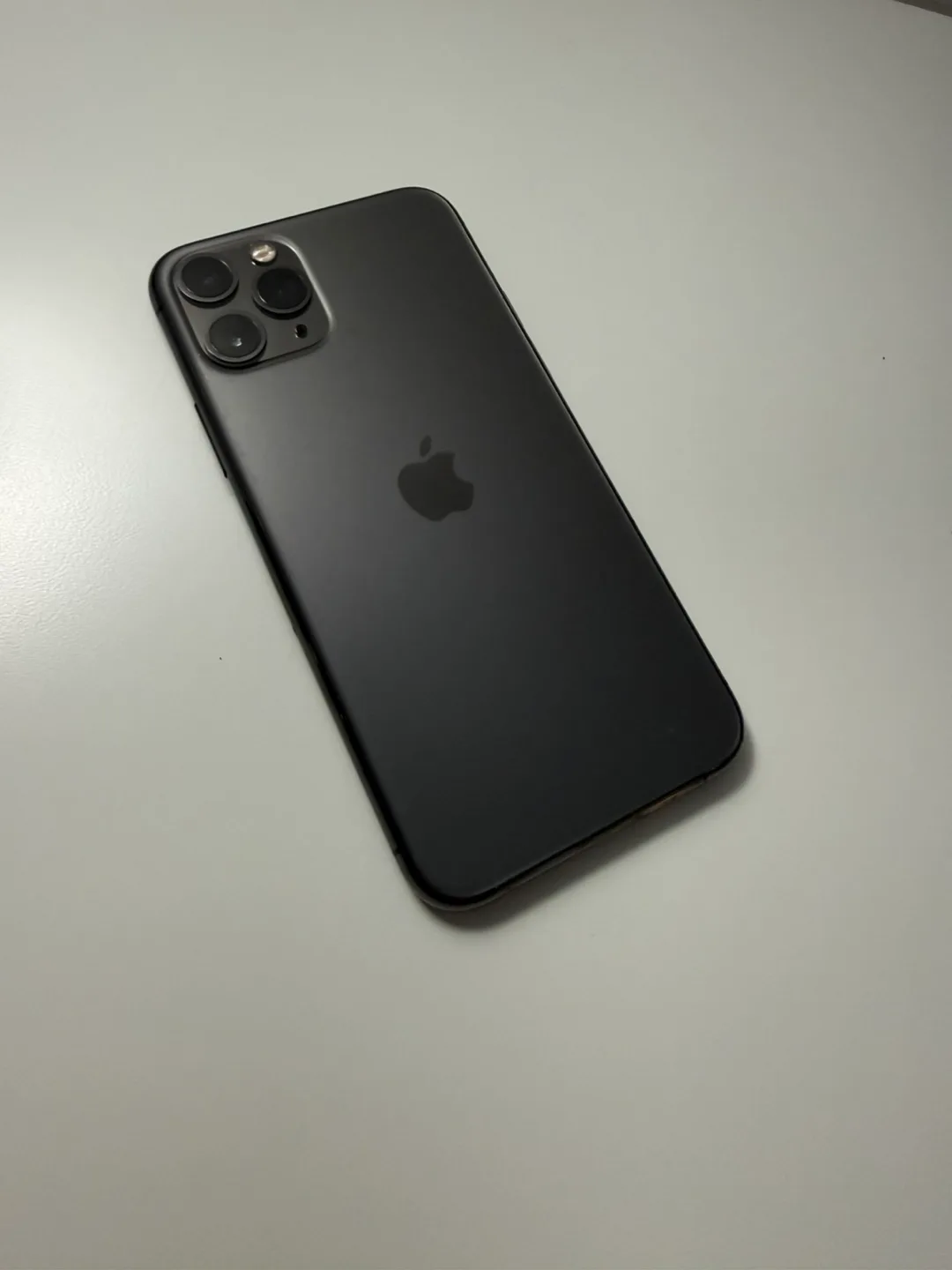 iPhone 11 Pro (Space Gray) image indicator(2)