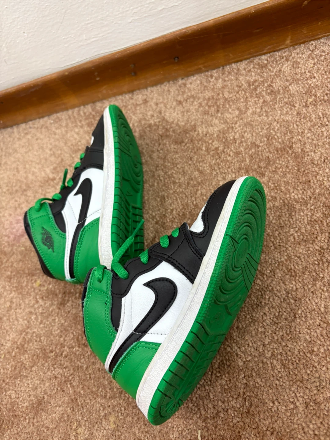 Nike Air Jordan 1 Retro High Lucky Green - photo 5