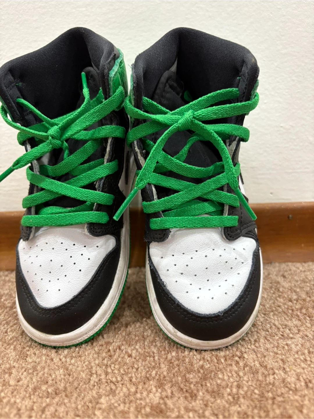 Nike Air Jordan 1 Retro High Lucky Green - photo 2