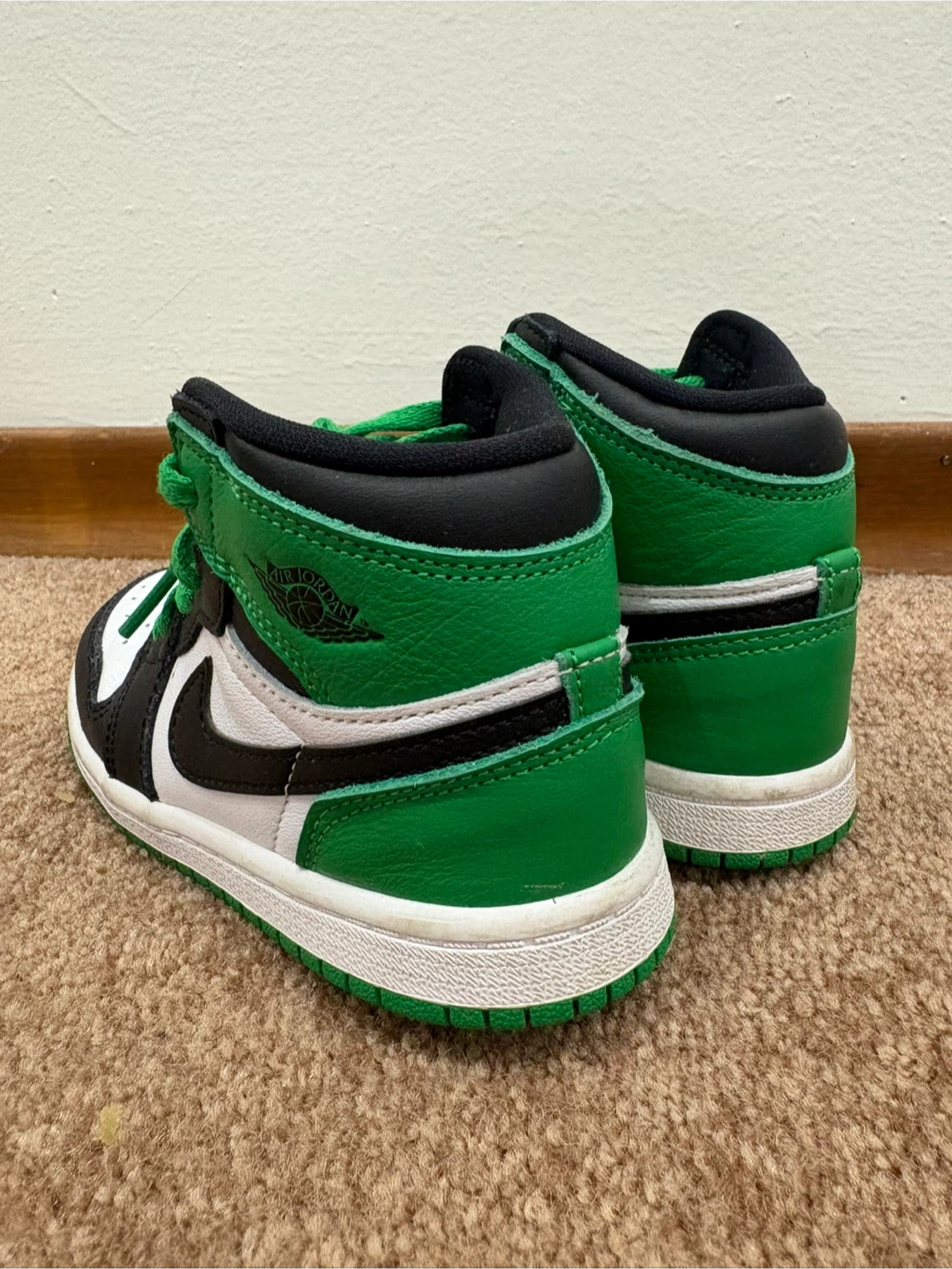 Nike Air Jordan 1 Retro High Lucky Green - photo 3
