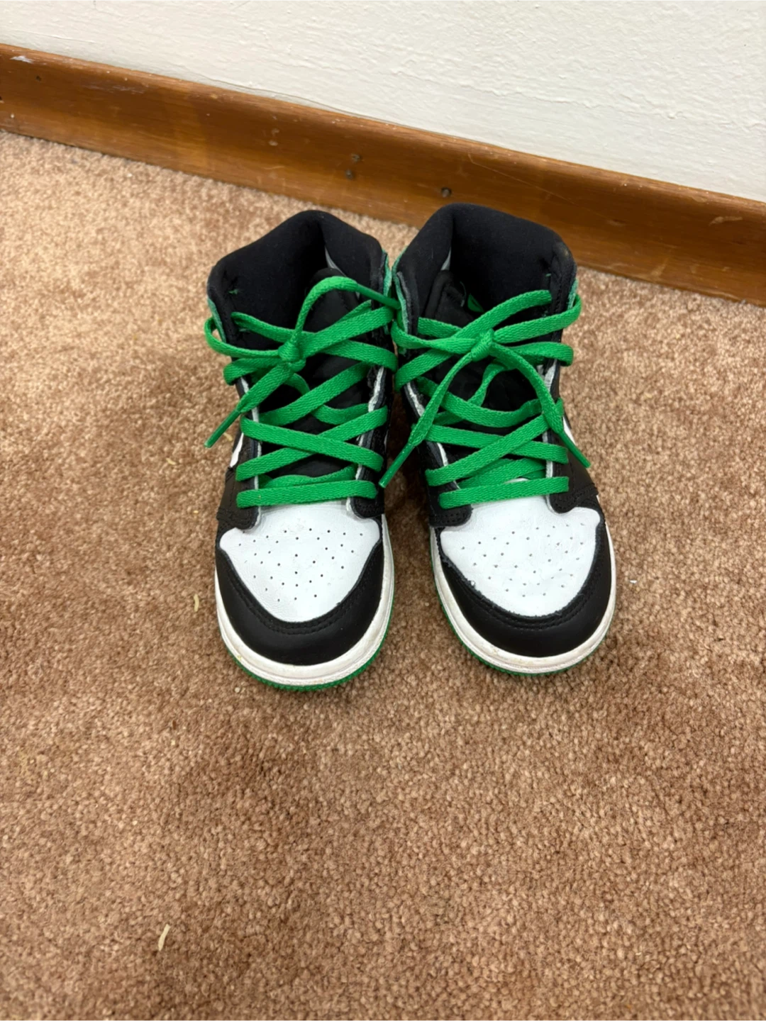 Nike Air Jordan 1 Retro High Lucky Green