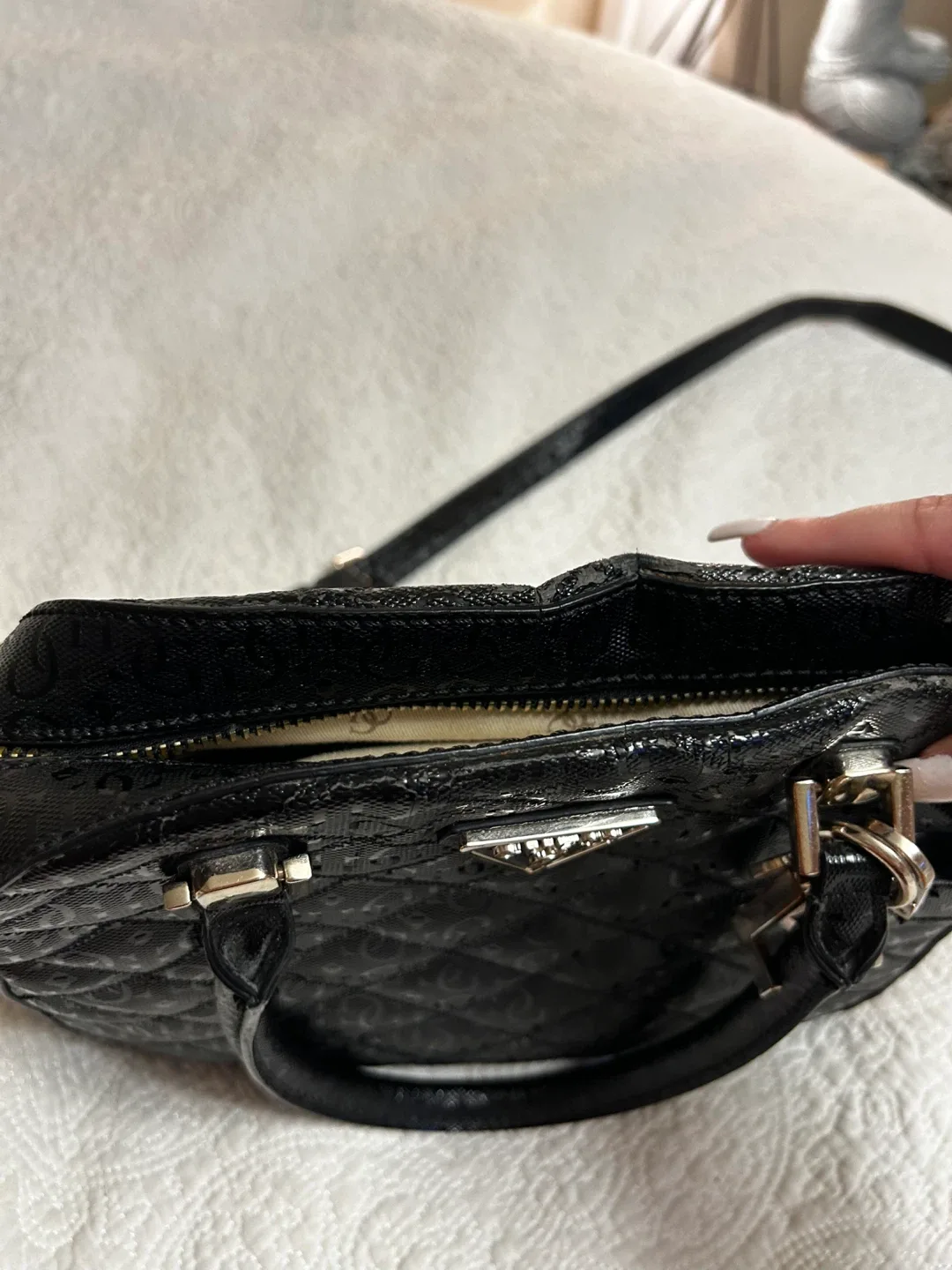 Guess Black Quilted Dome Satchel image indicator(2)