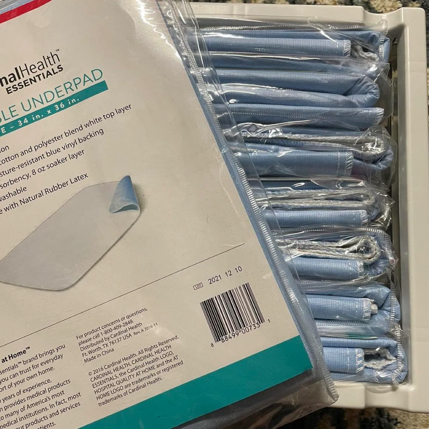 Cardinal Health Reusable Underpad 34 x 36 in image indicator(2)