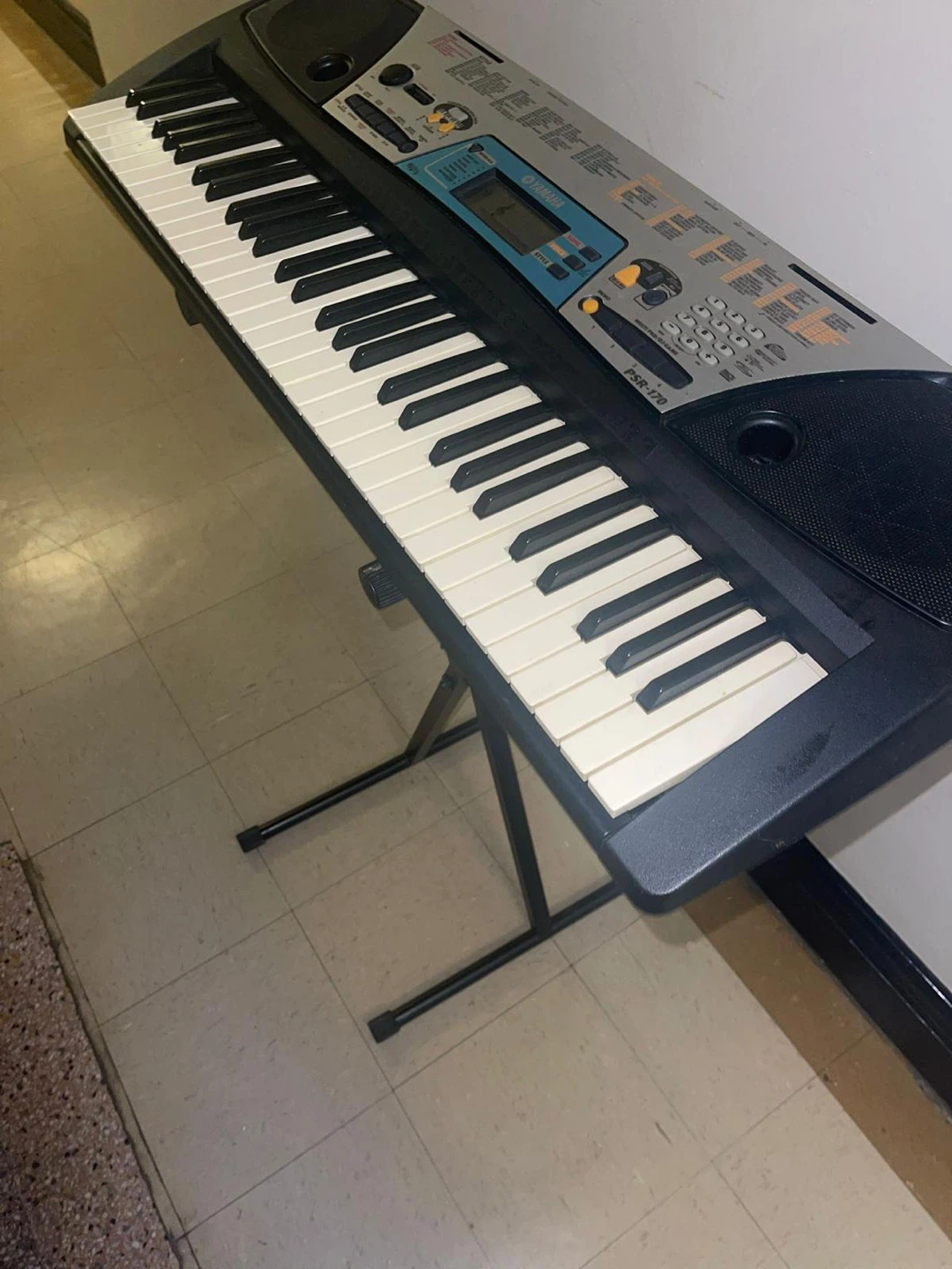 Yamaha PSR-170 Keyboard with Stand