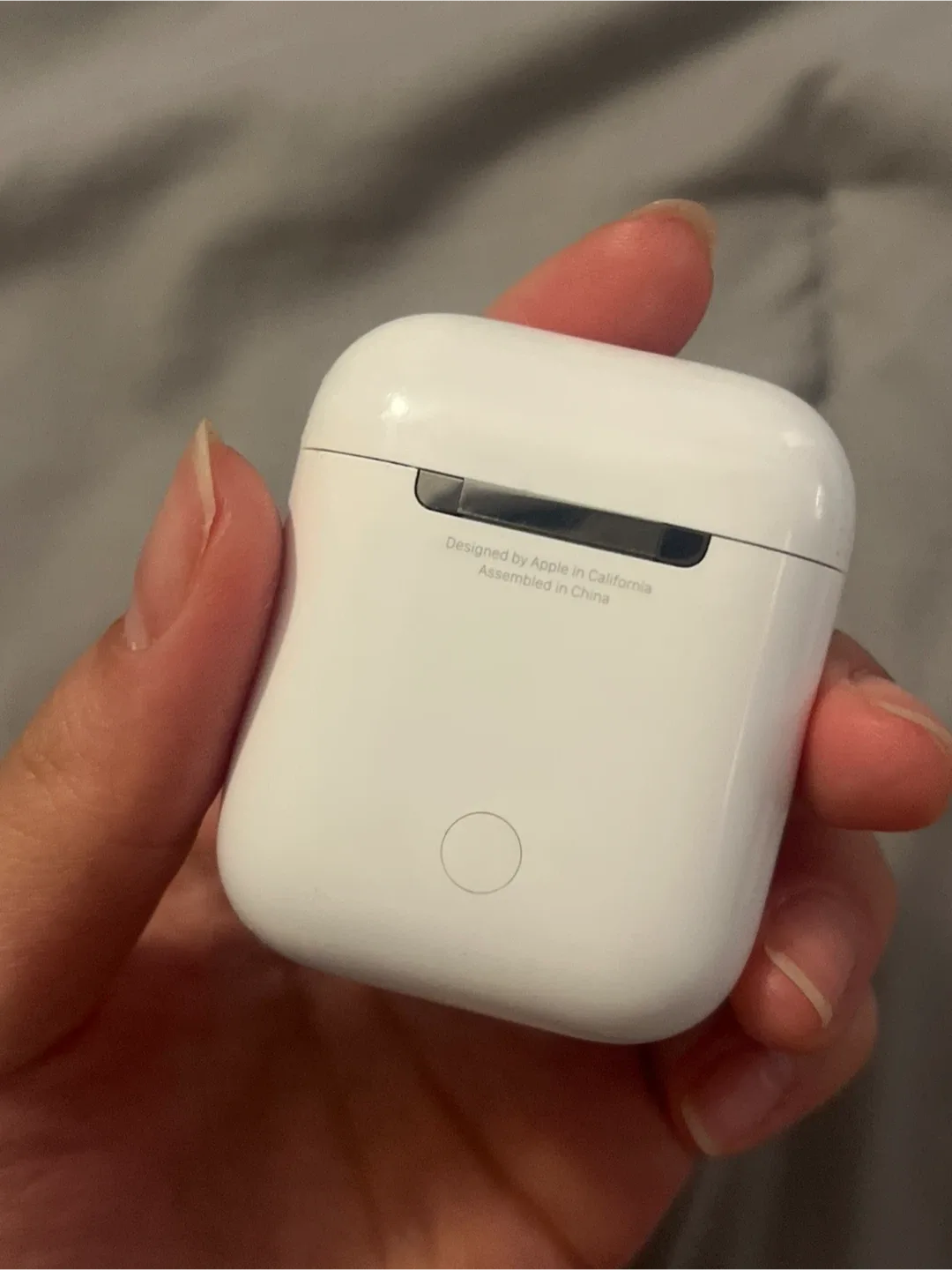 Apple AirPods 1st generation image indicator(3)