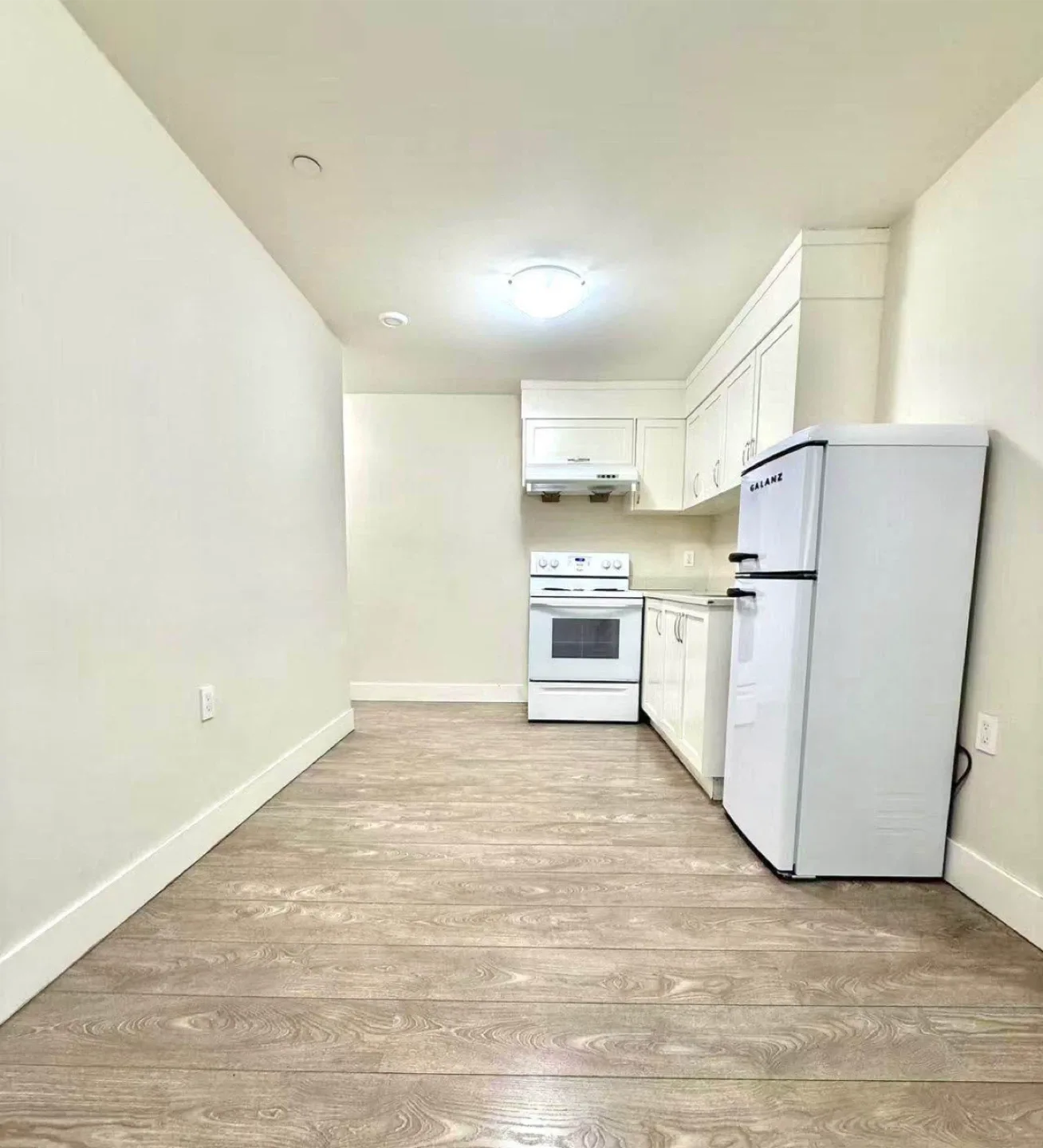 Room For rent image indicator(3)