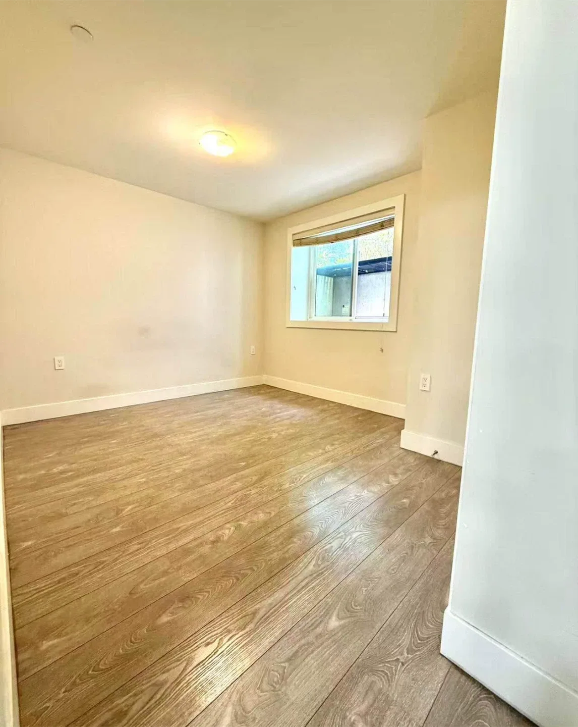 Room For rent image indicator(7)