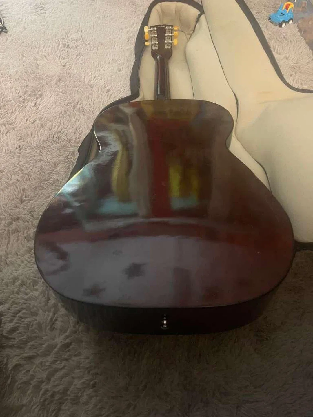 Vintage Acoustic Guitar with Case image indicator(2)