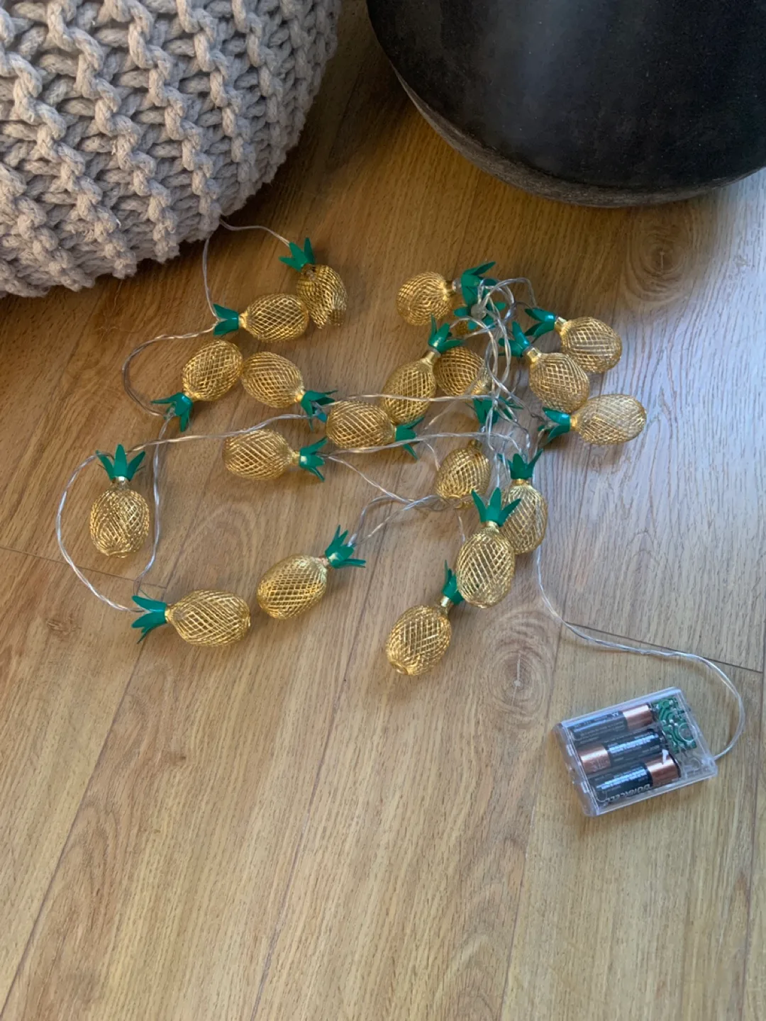 Pineapple decorating lights