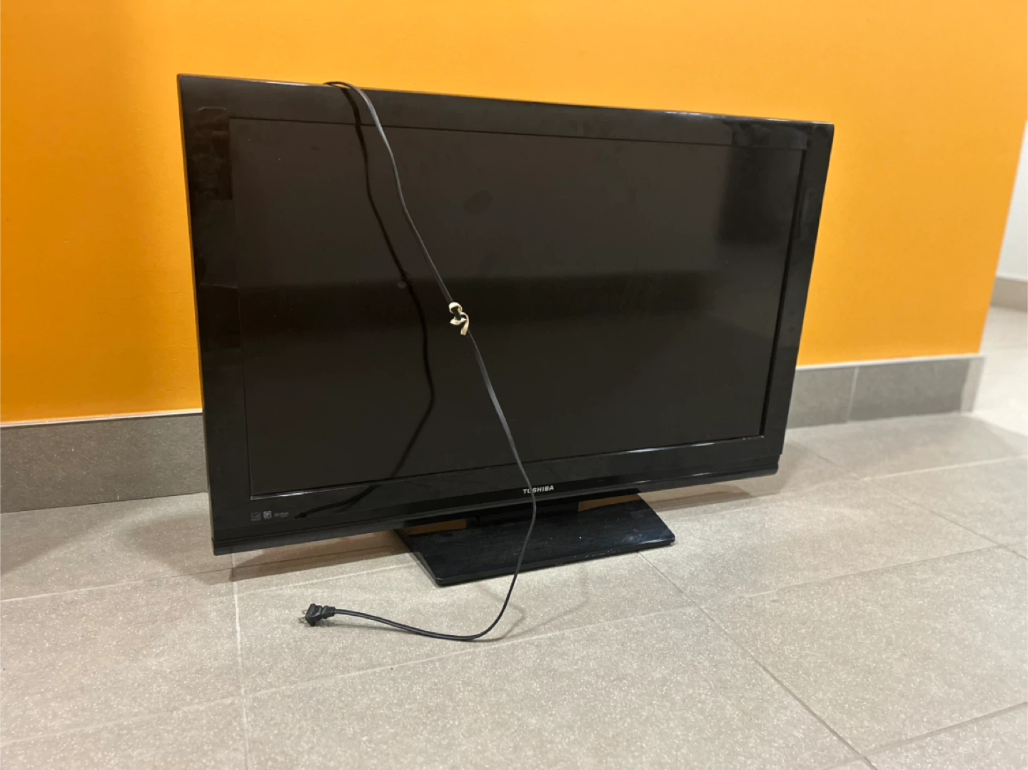 Toshiba 40E200U 40" LCD TV