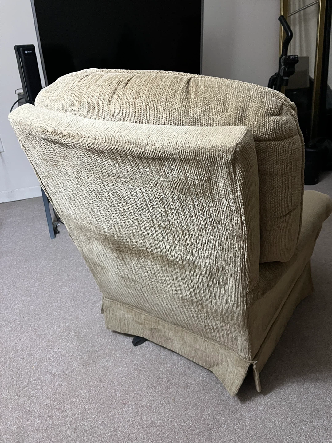FREE Beige Rocking Chair - photo 3