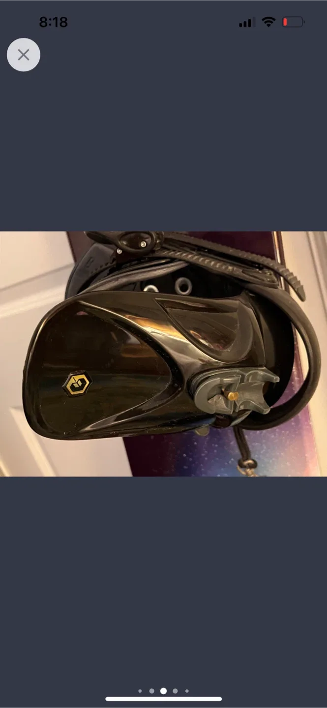 Snowboard, binds, and boots image indicator(6)