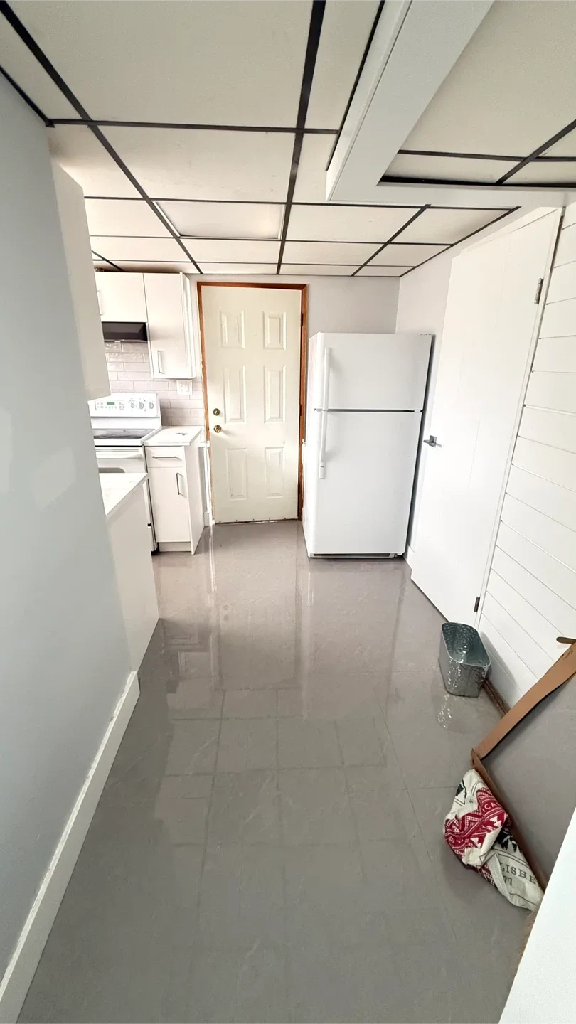 Basement for rent image indicator(6)