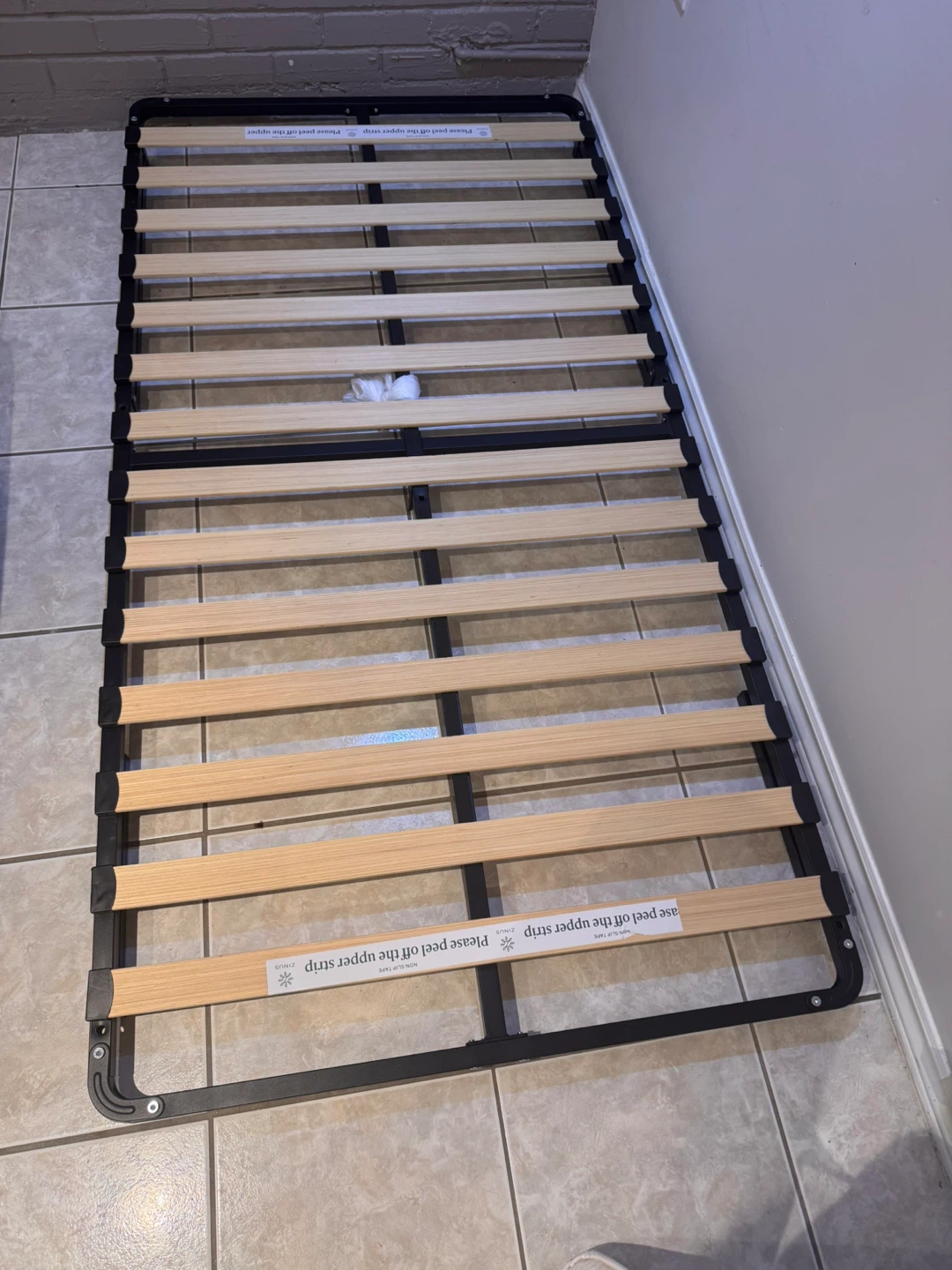 Single bed mattress and Bed frame - photo 4