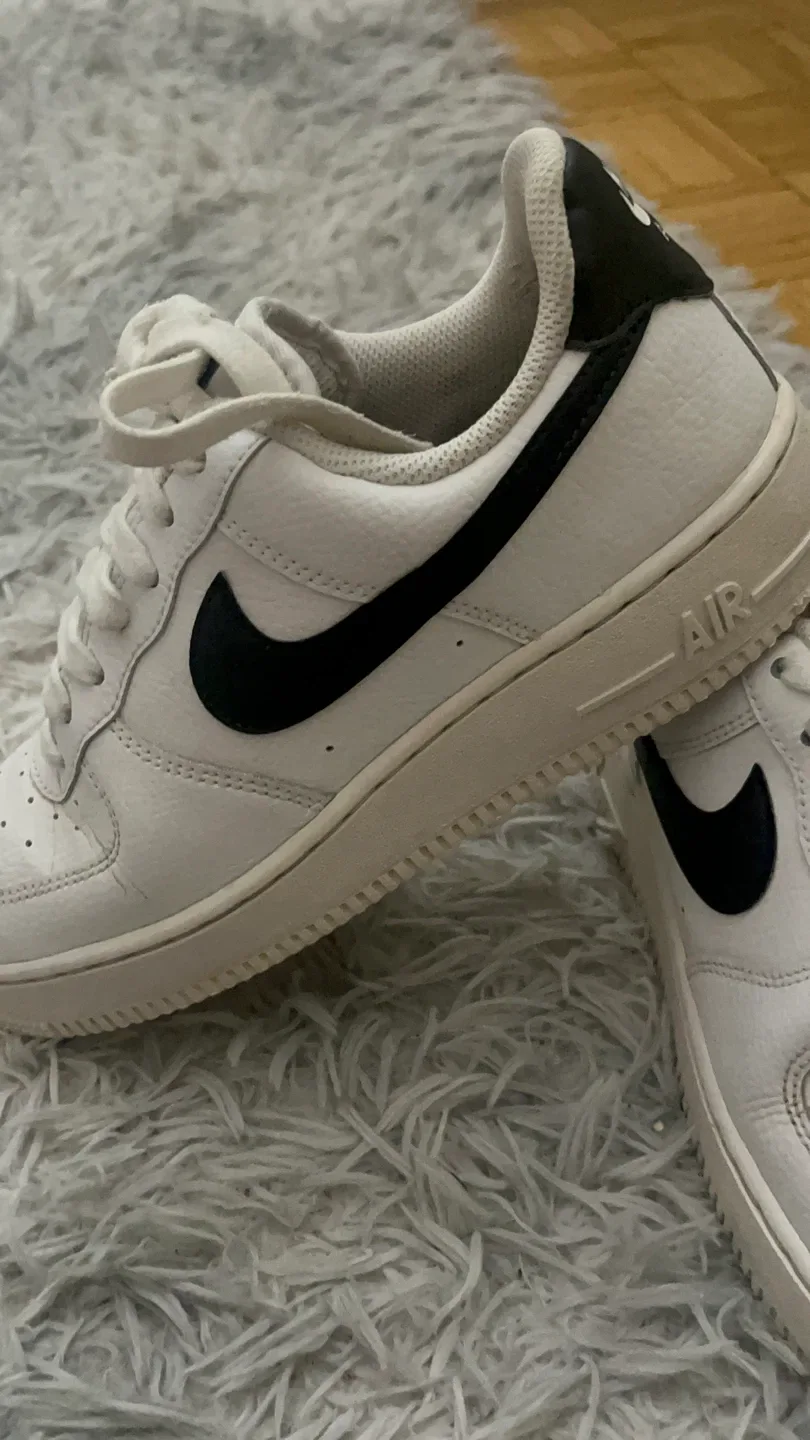 Nike Air Force 1 Sneakers - White & Black image indicator(2)