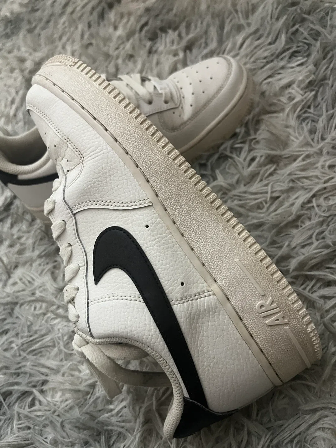 Nike Air Force 1 Sneakers - White & Black thumbnail