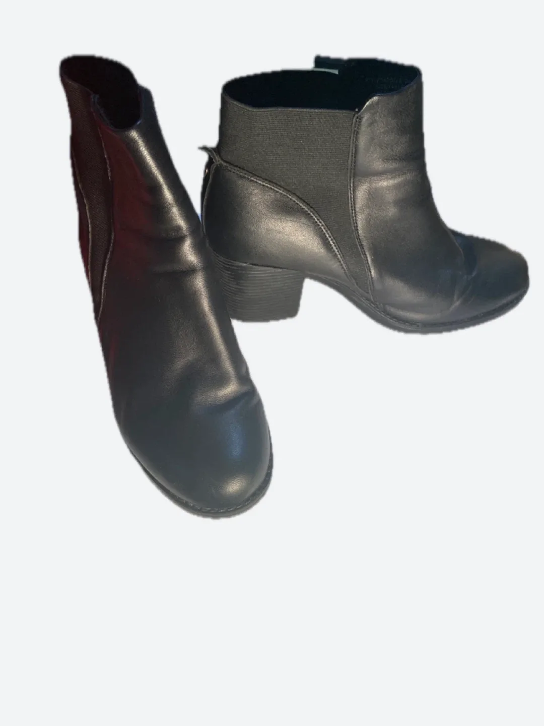 SoftMoc Damara Black Leather Ankle Boots - Size 10 image indicator(5)