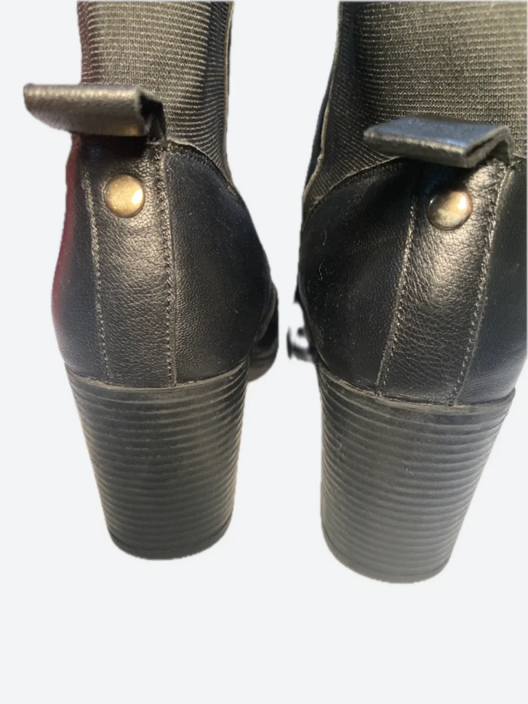 SoftMoc Damara Black Leather Ankle Boots - Size 10 image indicator(6)