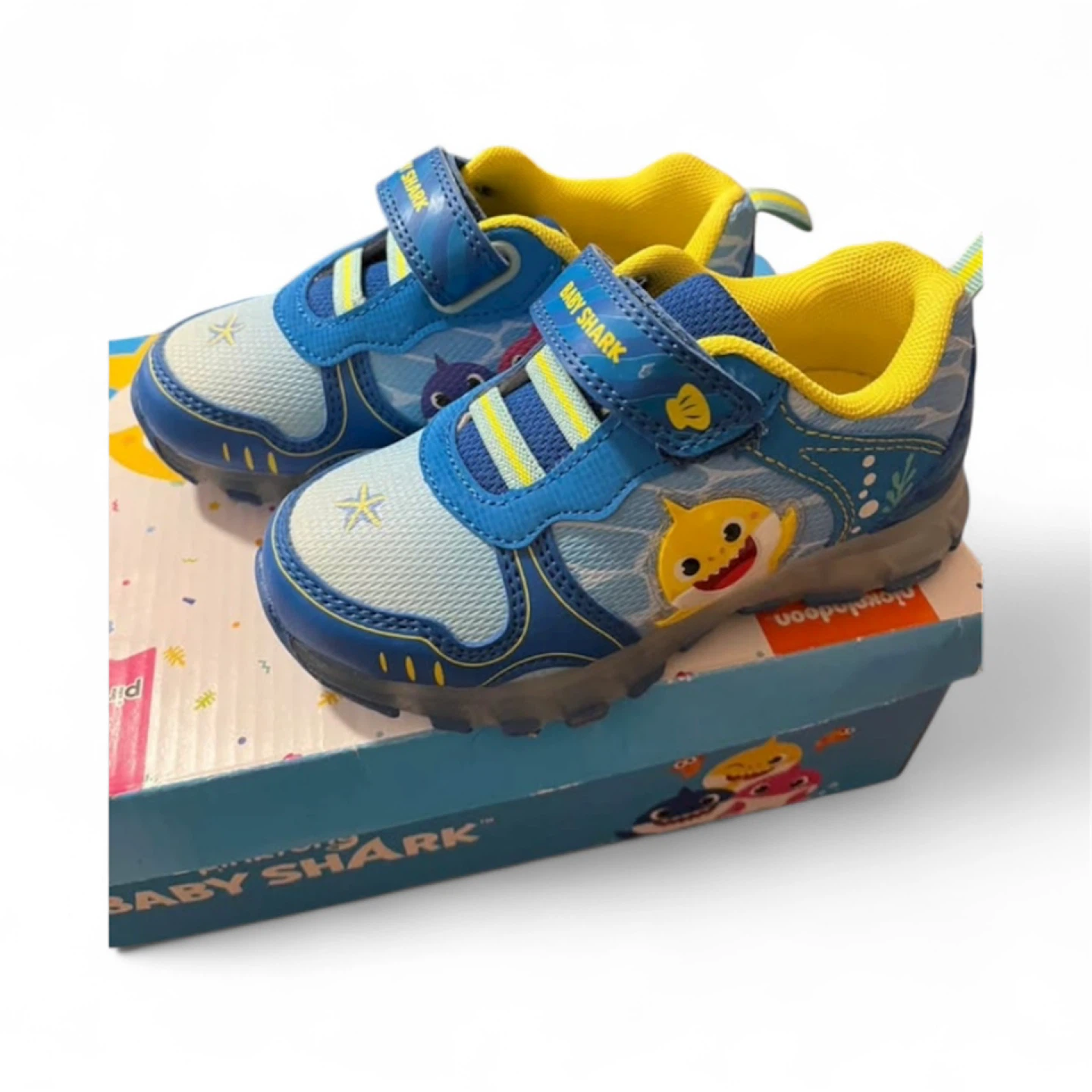 Baby Shark Light-Up Sneakers - Size 9