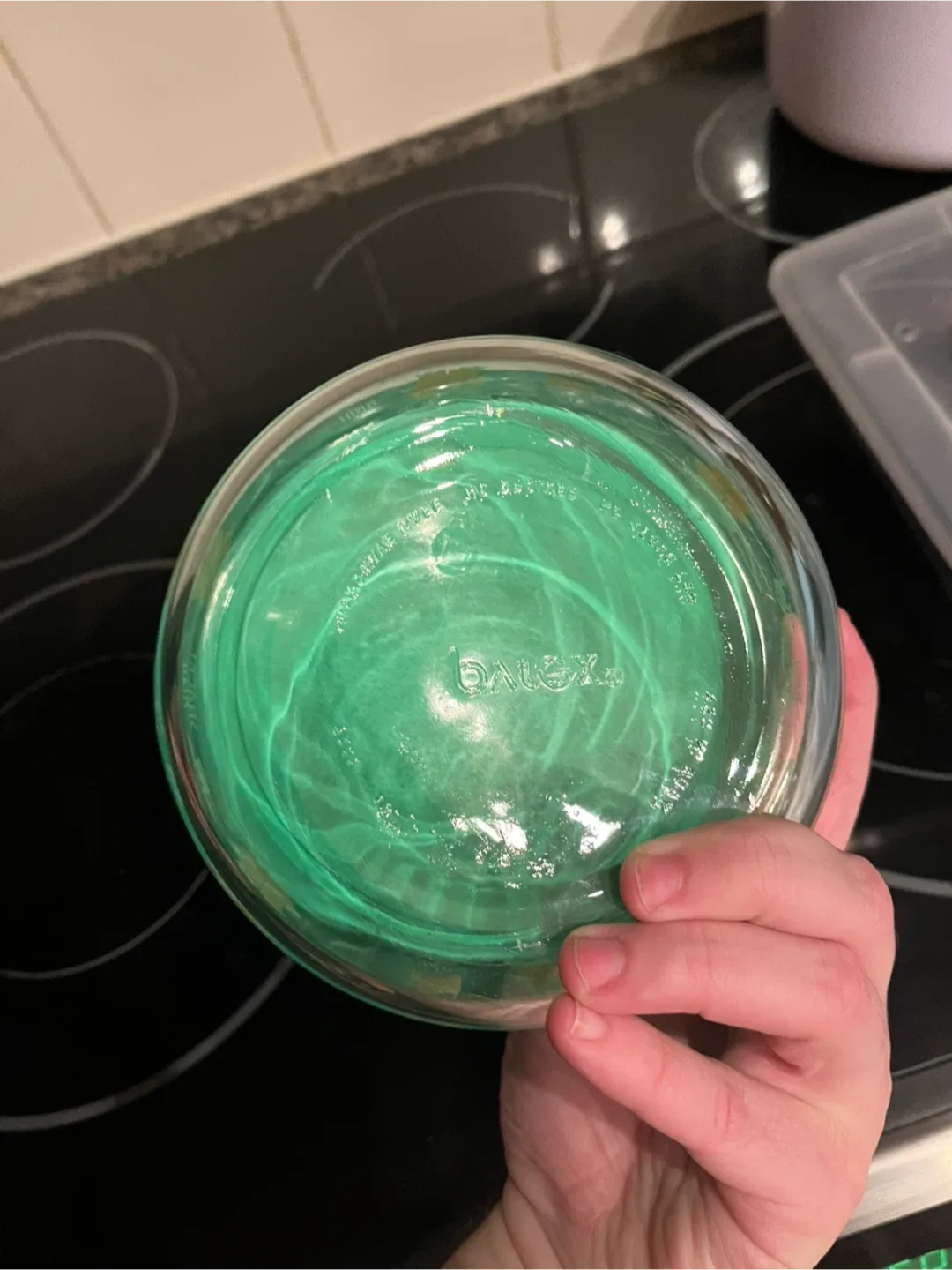 Pyrex Storage Bowl with Lid - Baby Yoda Design image indicator(3)