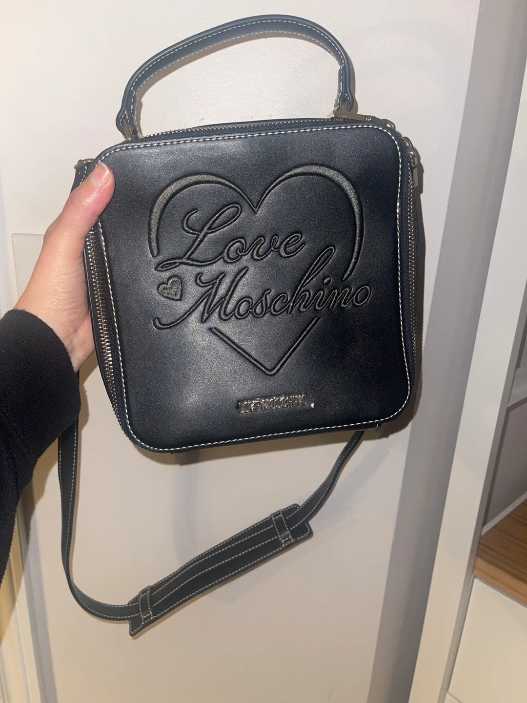 Love Moschino Black Faux Leather Embroidered Shoulder Bag image indicator(6)