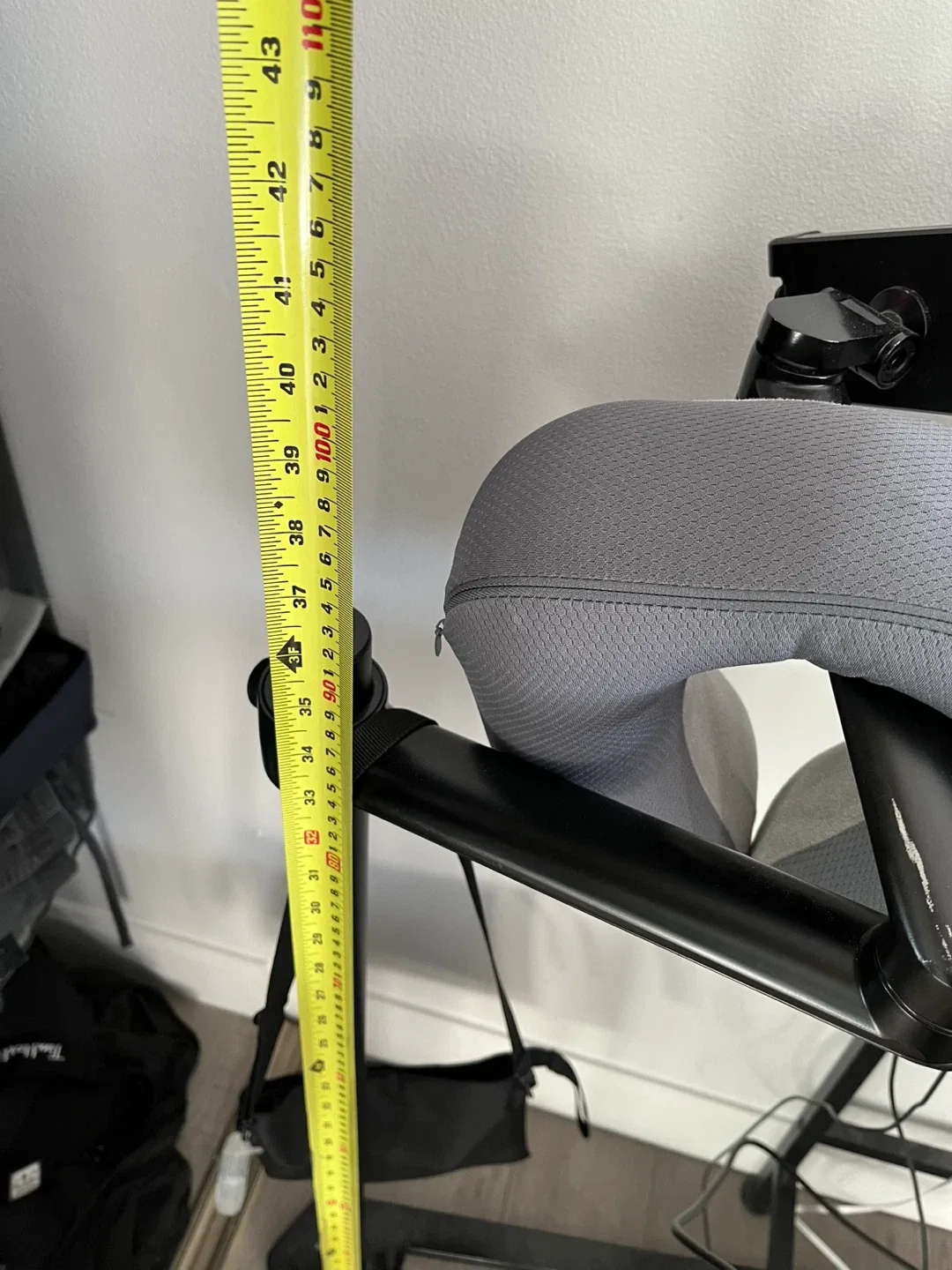 Adjustable ipad floor Stand image indicator(4)