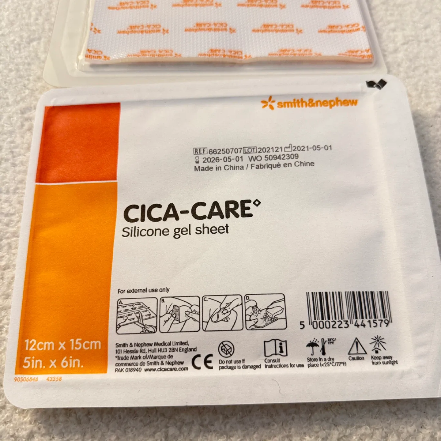 CICA-CARE Silicone Gel Sheet 12cm x 15cm image indicator(2)