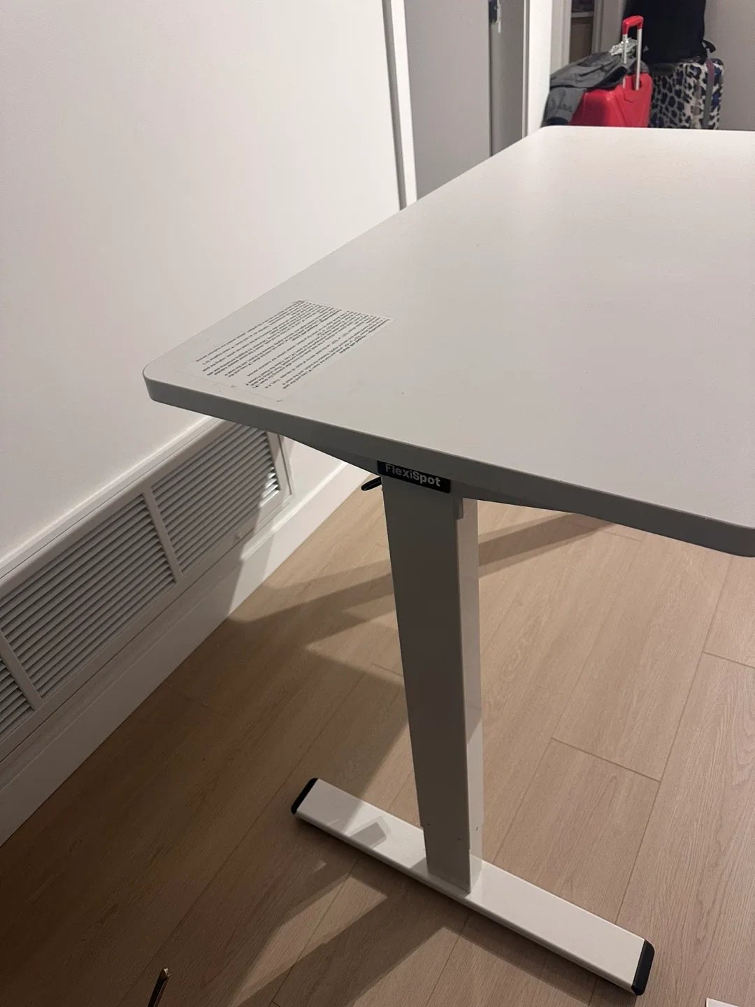 Adjustable desk - First come first serve image indicator(2)