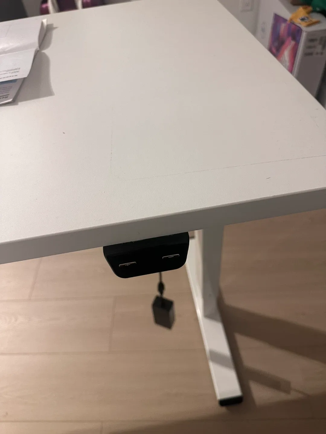 Adjustable desk - First come first serve image indicator(5)