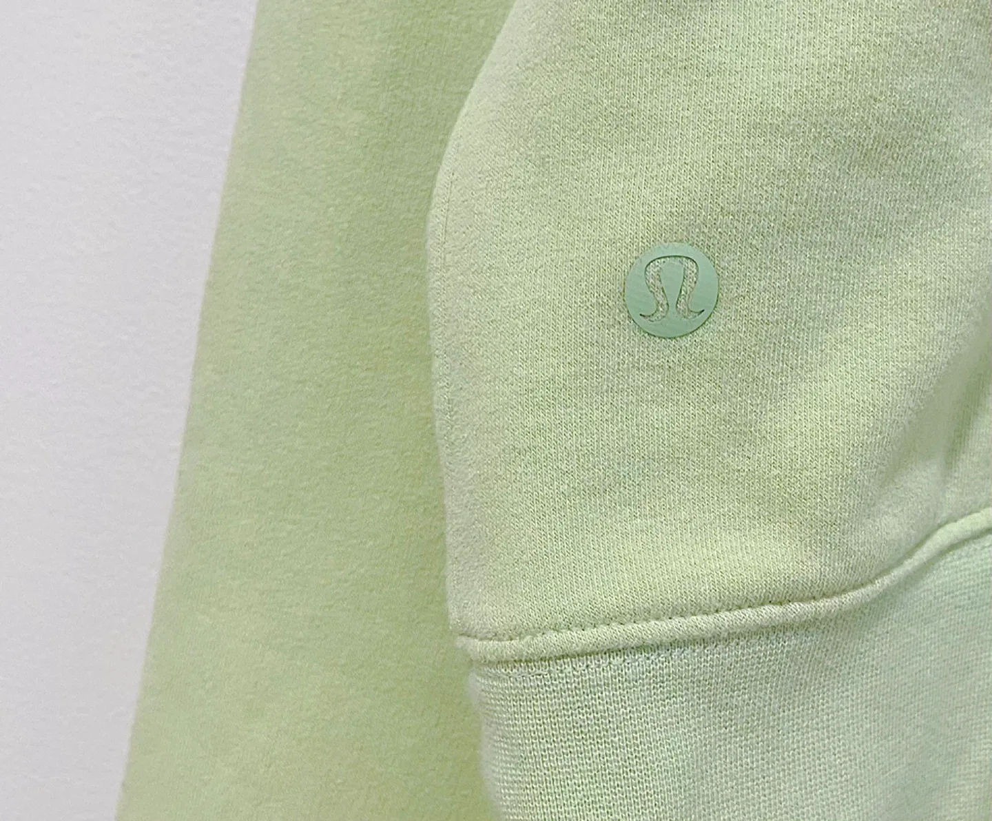 Women’s Lululemon Hoodie-Size M image indicator(3)