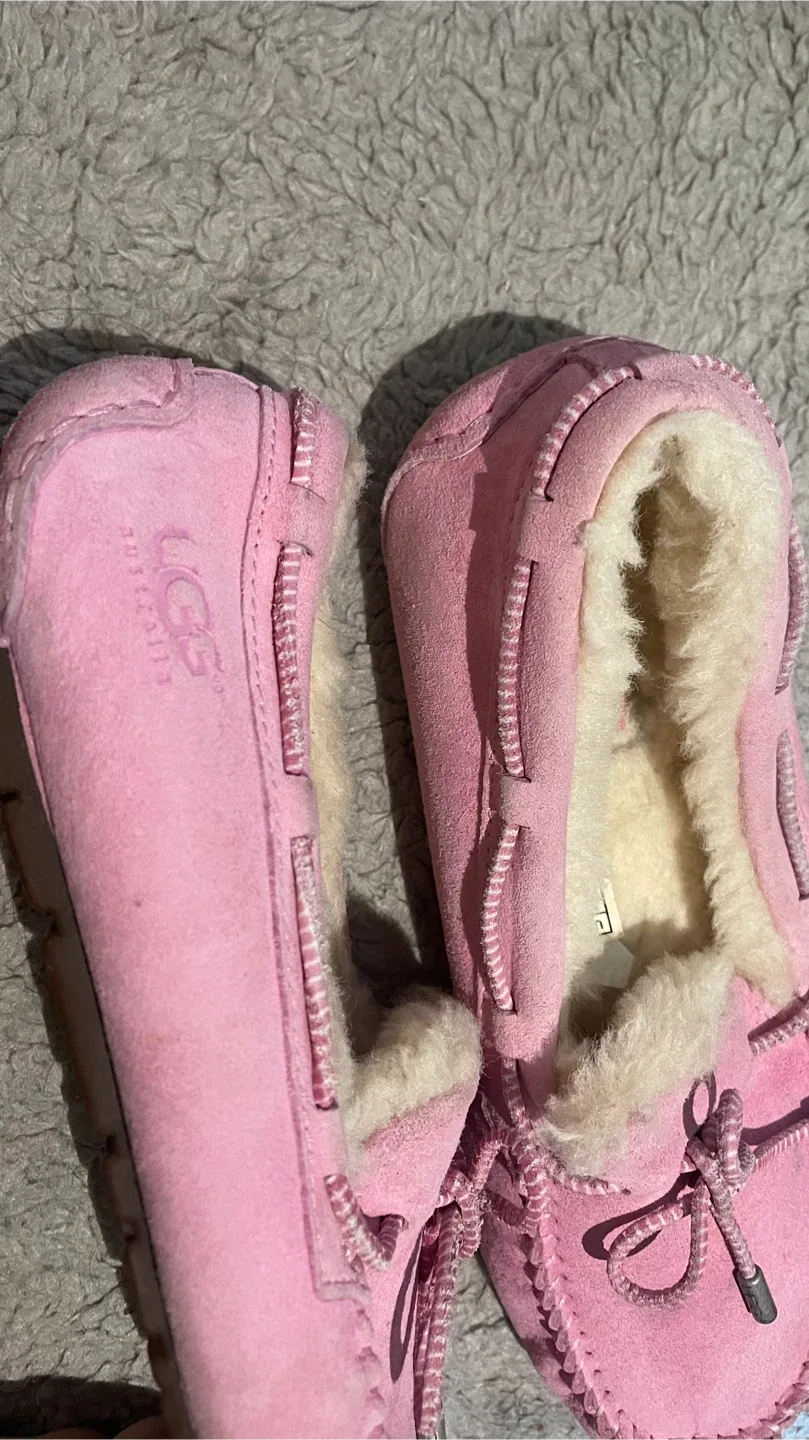 UGG Dakota Pink Moccasins Size 7 image indicator(2)
