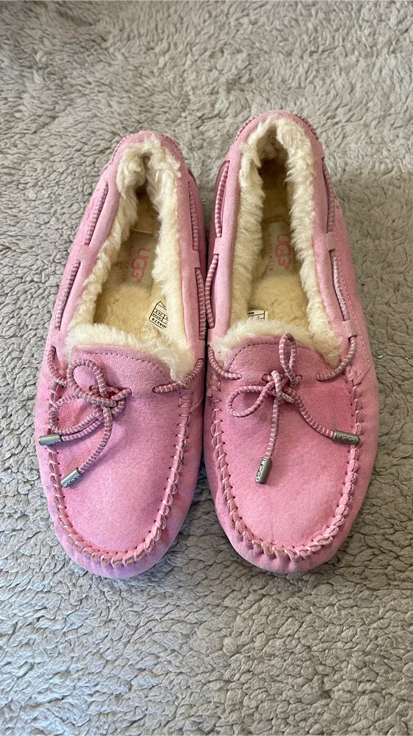 UGG Dakota Pink Moccasins Size 7 thumbnail