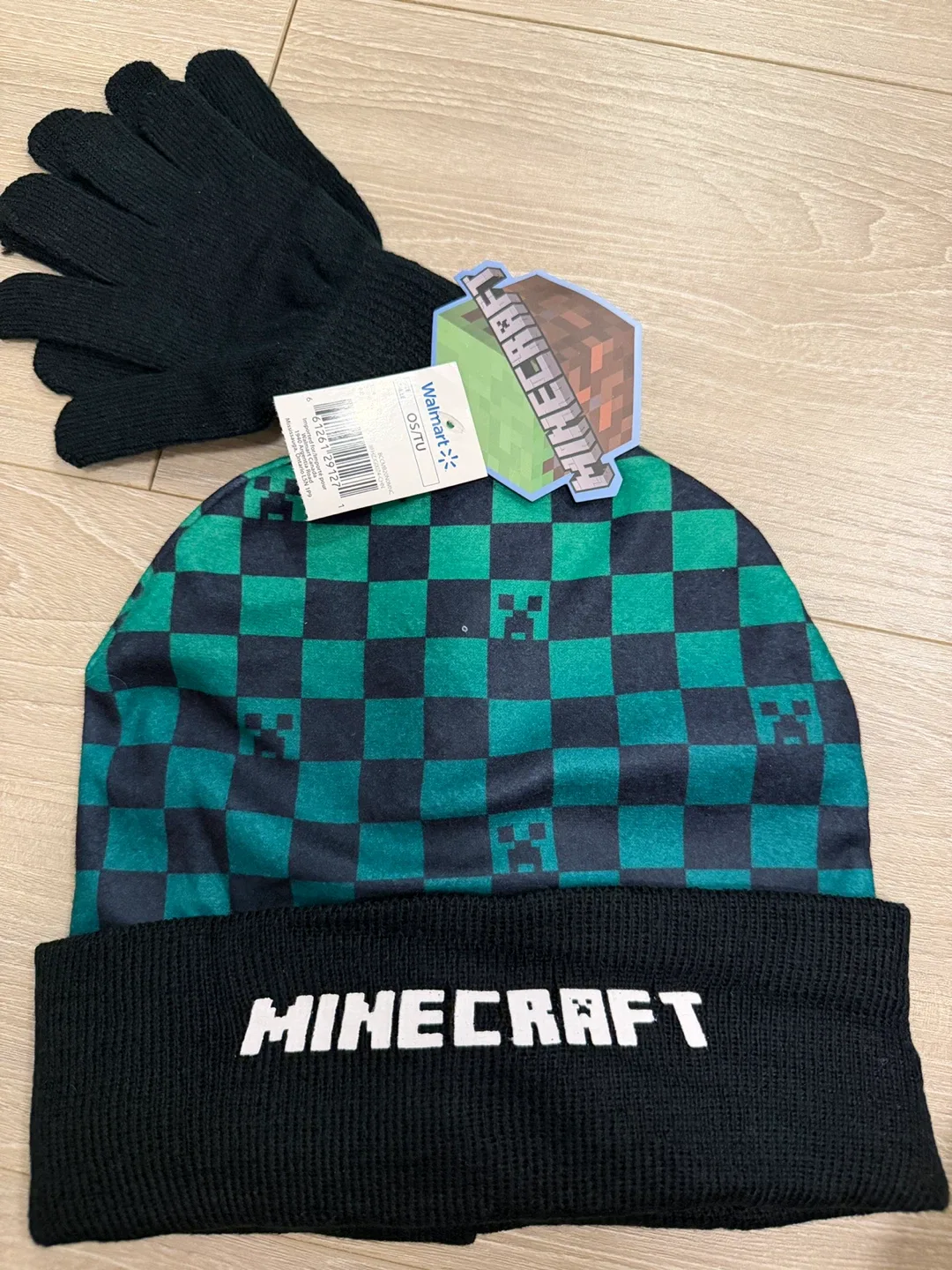 New Minecraft Hat and Gloves Set image indicator(2)