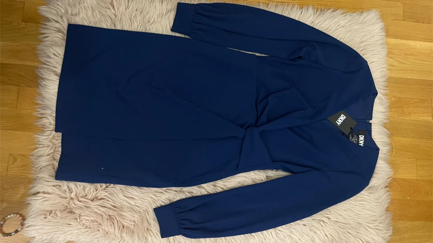 New DKNY Navy Blue Dress - Size 4 image indicator(2)
