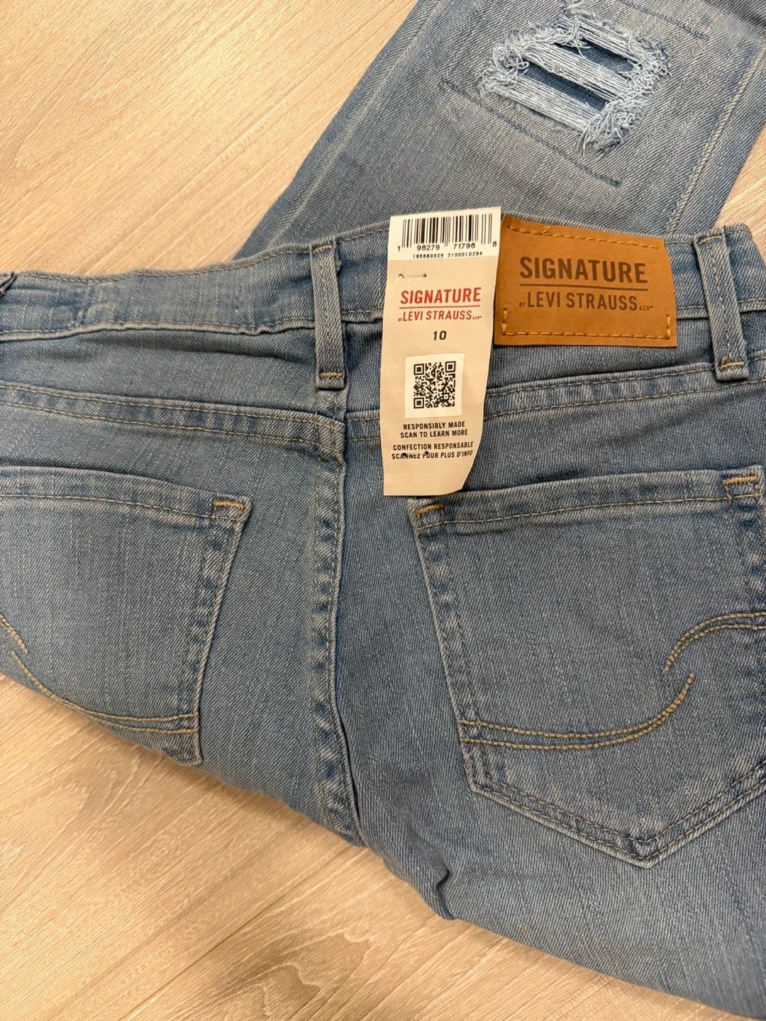 Signature by Levi Strauss Girls' High- Size 10 image indicator(3)