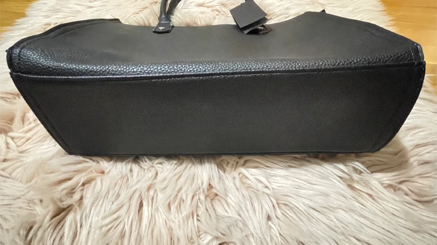 Matthew & Julian Black Tote Bag image indicator(6)