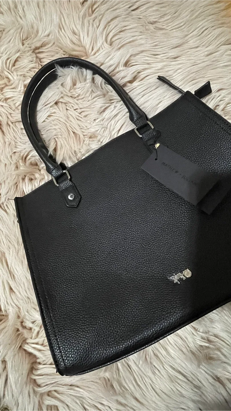 Matthew & Julian Black Tote Bag image indicator(3)