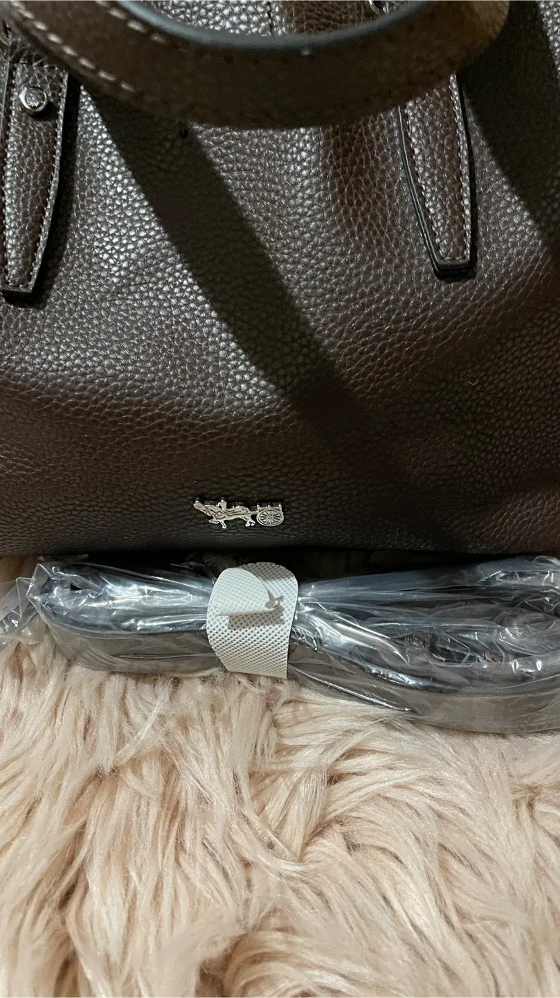 New Coach Leather Tote Bag Brown image indicator(3)