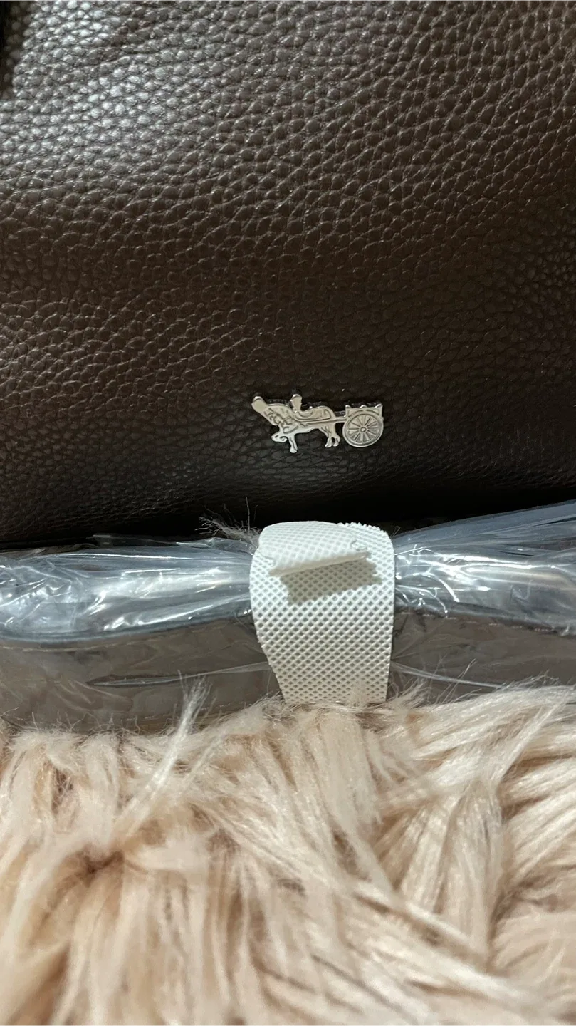 New Coach Leather Tote Bag Brown image indicator(6)