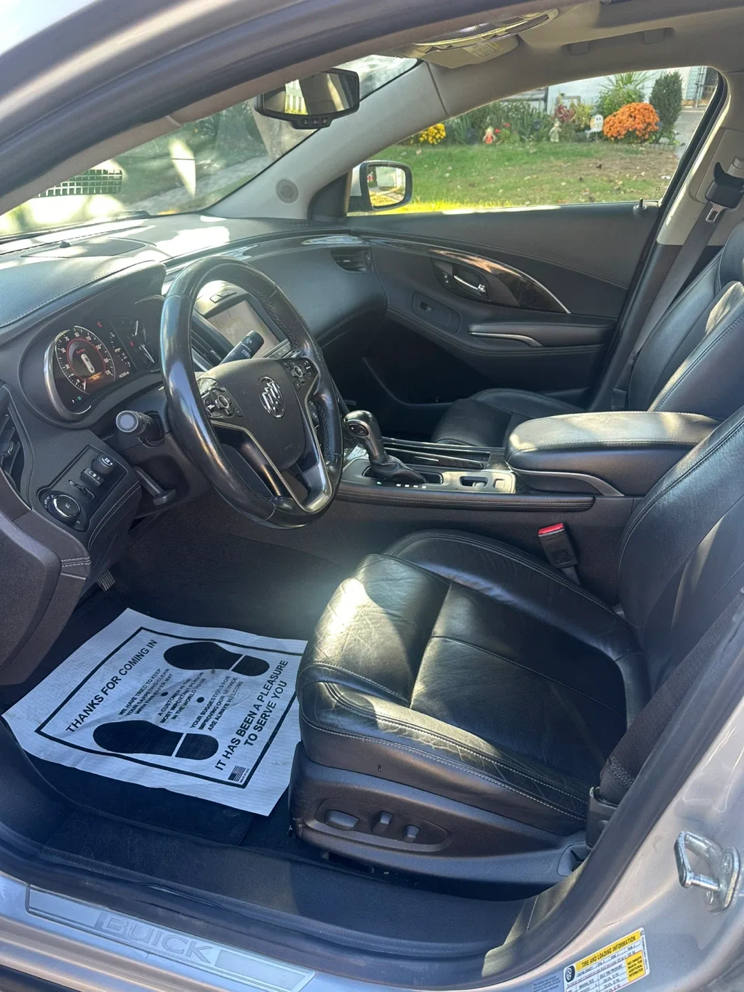 Buick LaCrosse Sedan - Silver image indicator(6)