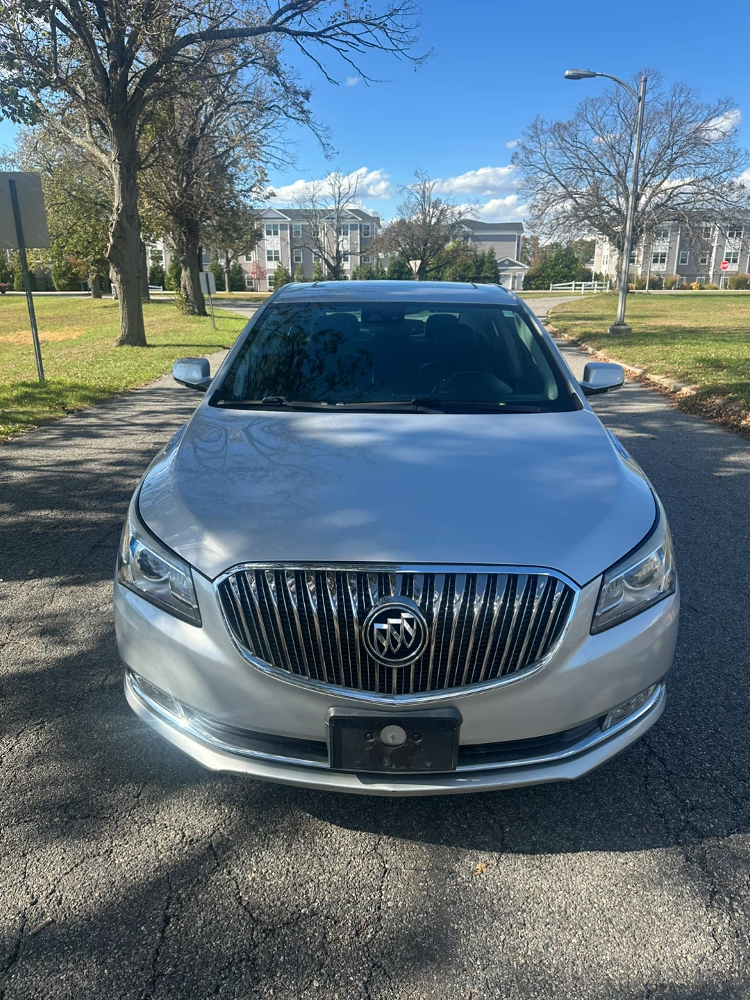 Buick LaCrosse Sedan - Silver - photo 2