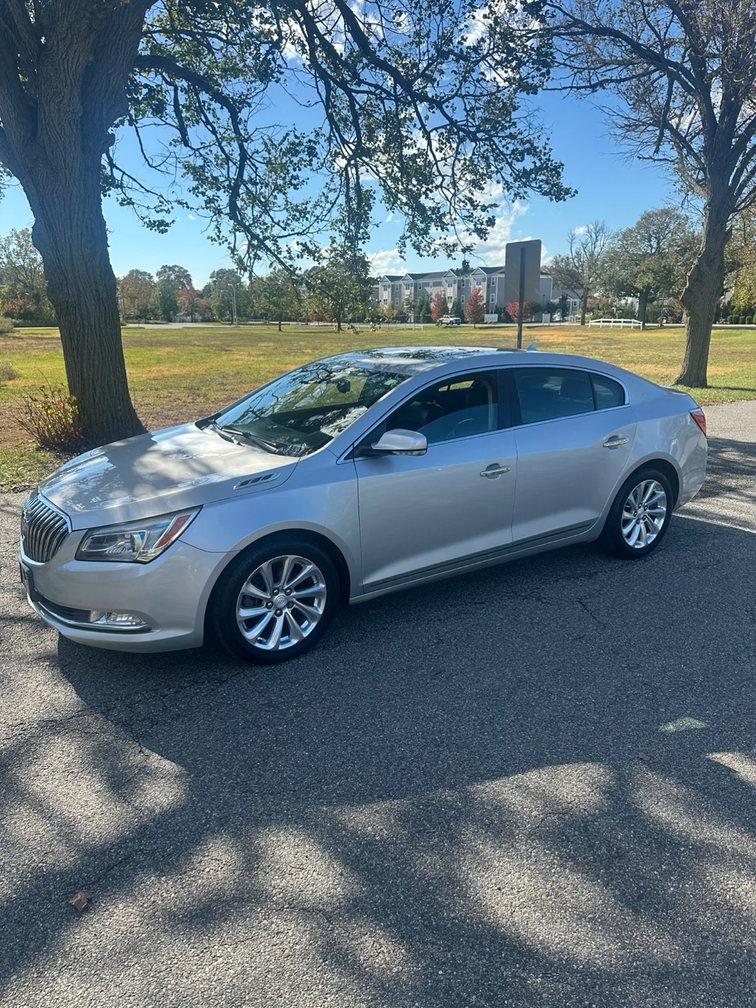 Buick LaCrosse Sedan - Silver