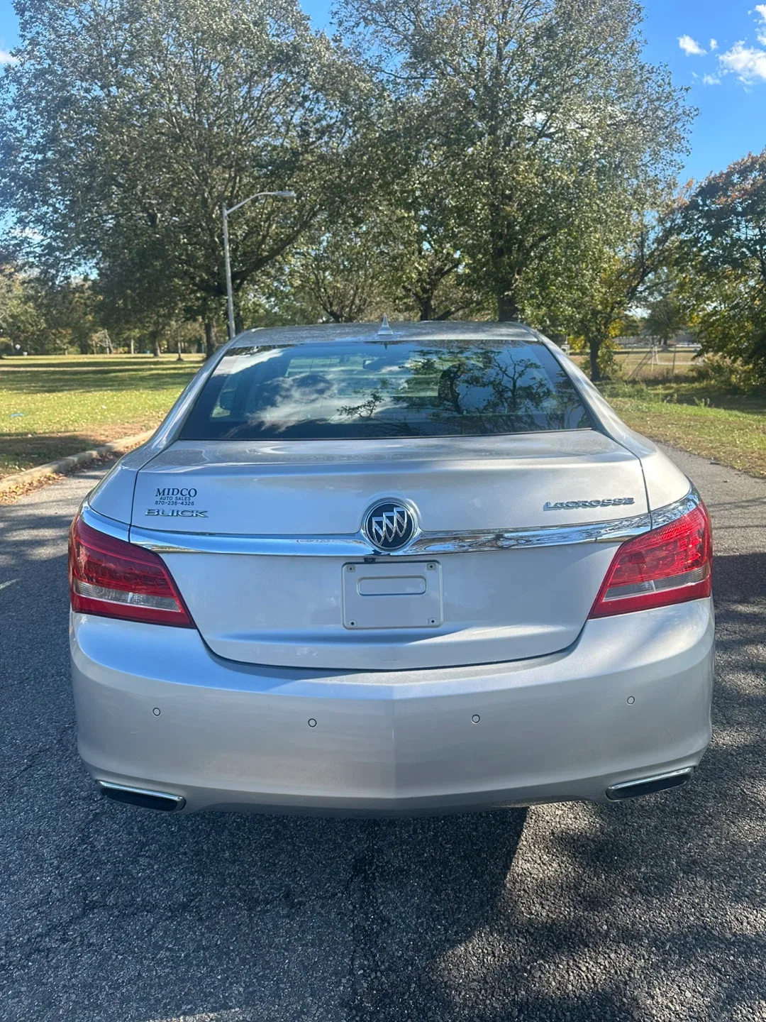 Buick LaCrosse Sedan - Silver image indicator(10)