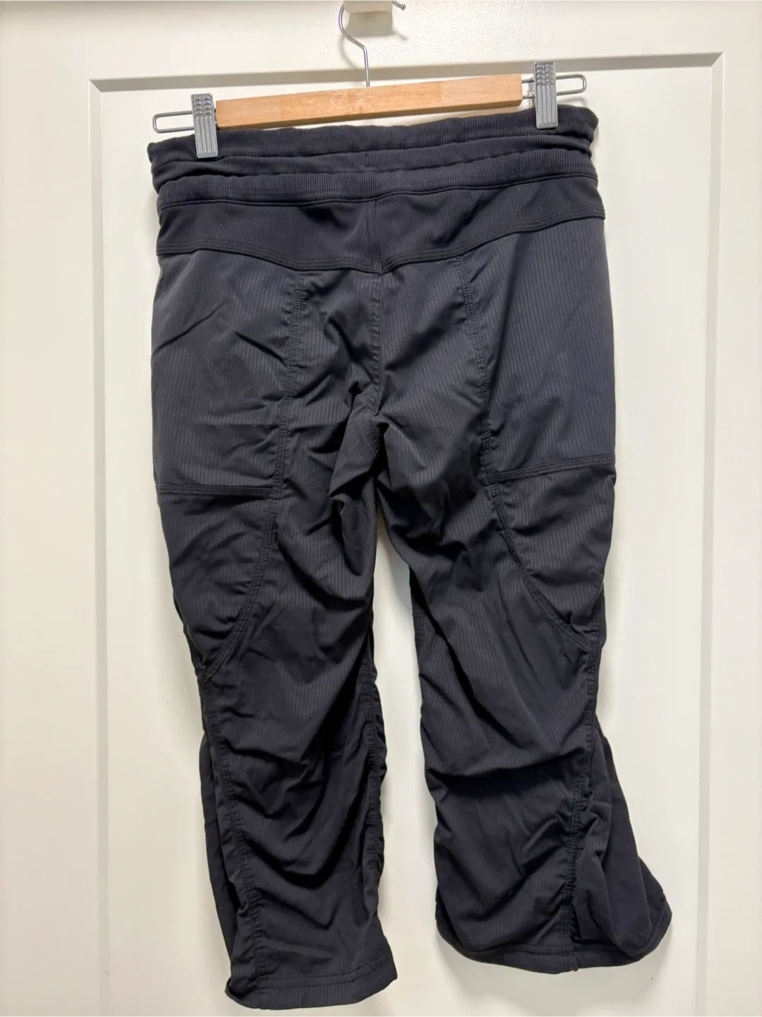 Lululemon Black Crop Pants image indicator(3)