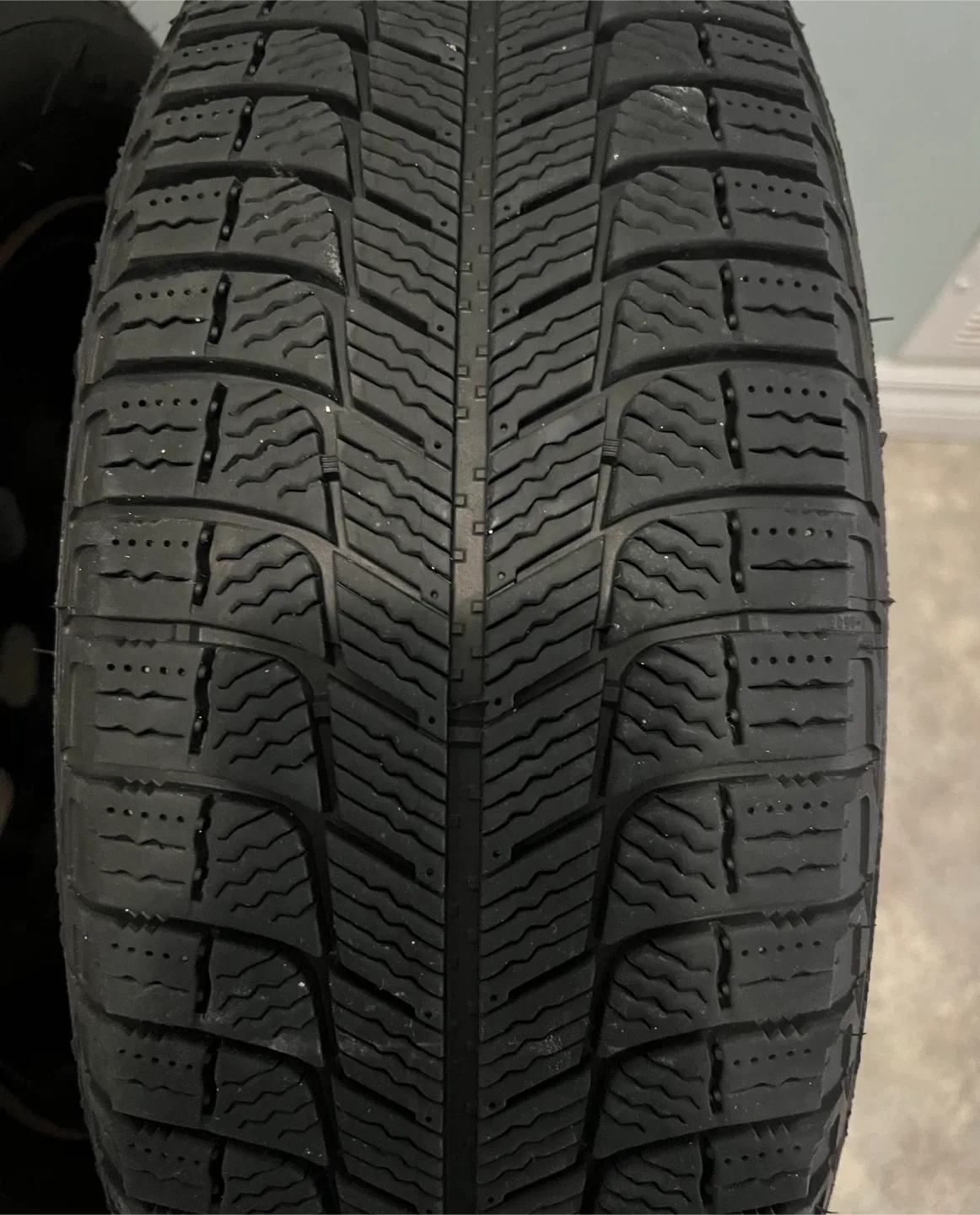 🔥 Michelin X-Ice Snow Tires + Rims — Like New! 🔥 image indicator(6)