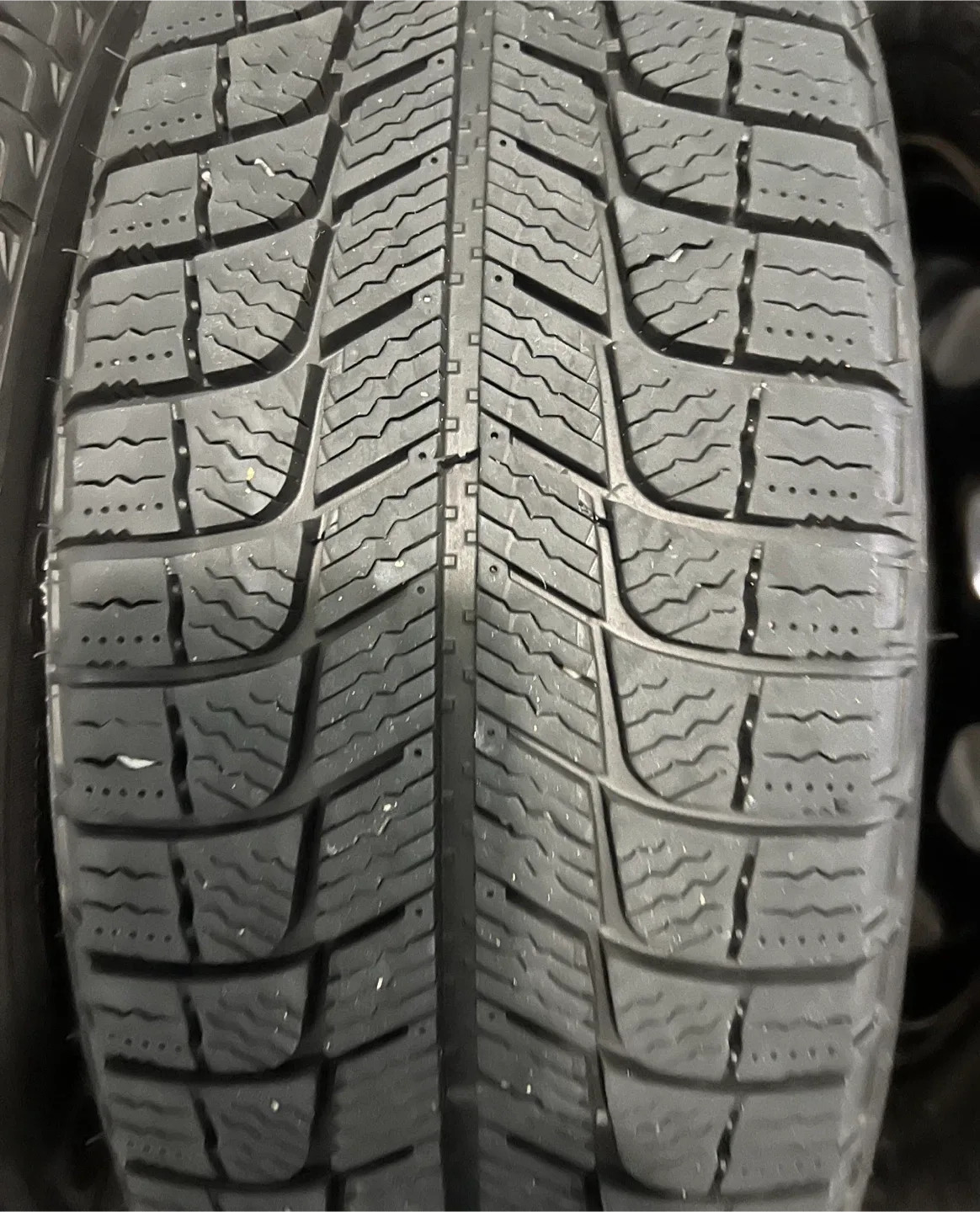 🔥 Michelin X-Ice Snow Tires + Rims — Like New! 🔥 image indicator(7)