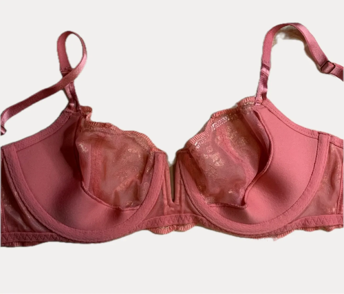 New Victoria's Secret Lace Bra - Size 32D image indicator(3)