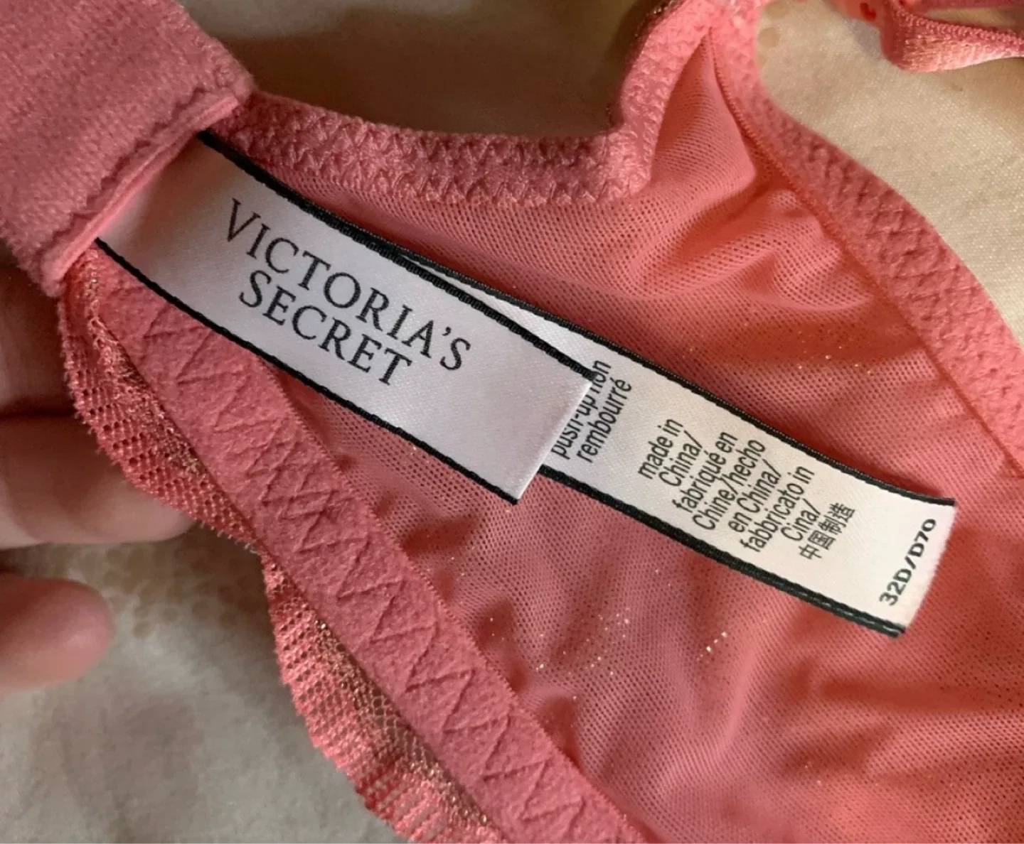 New Victoria's Secret Lace Bra - Size 32D image indicator(5)