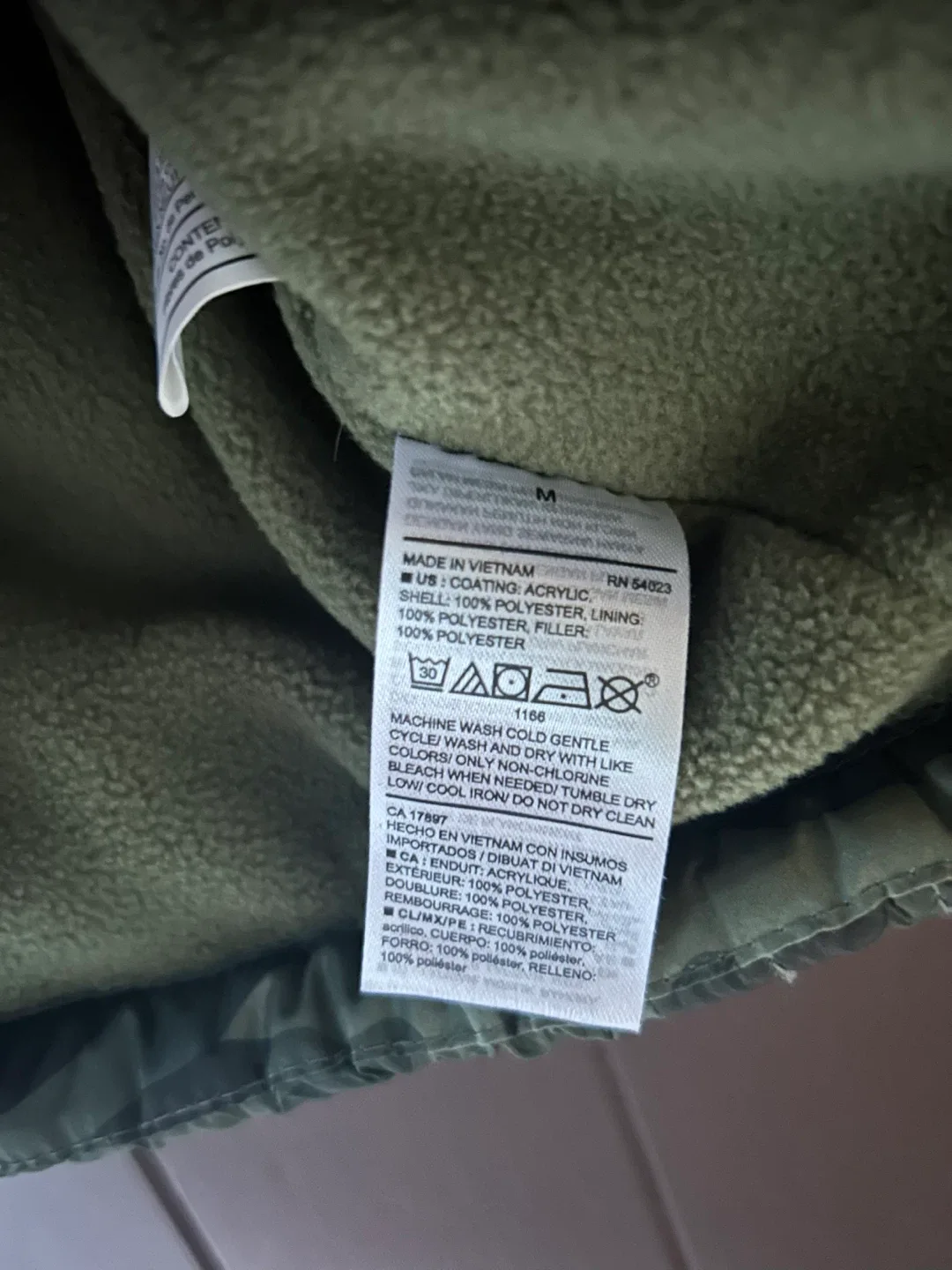 Old Navy Camo Puffer Vest - Size Medium image indicator(5)