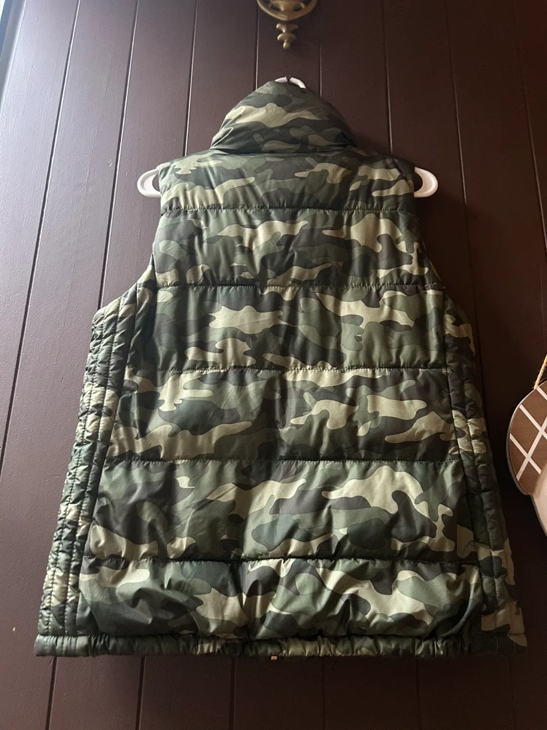 Old Navy Camo Puffer Vest - Size Medium image indicator(2)